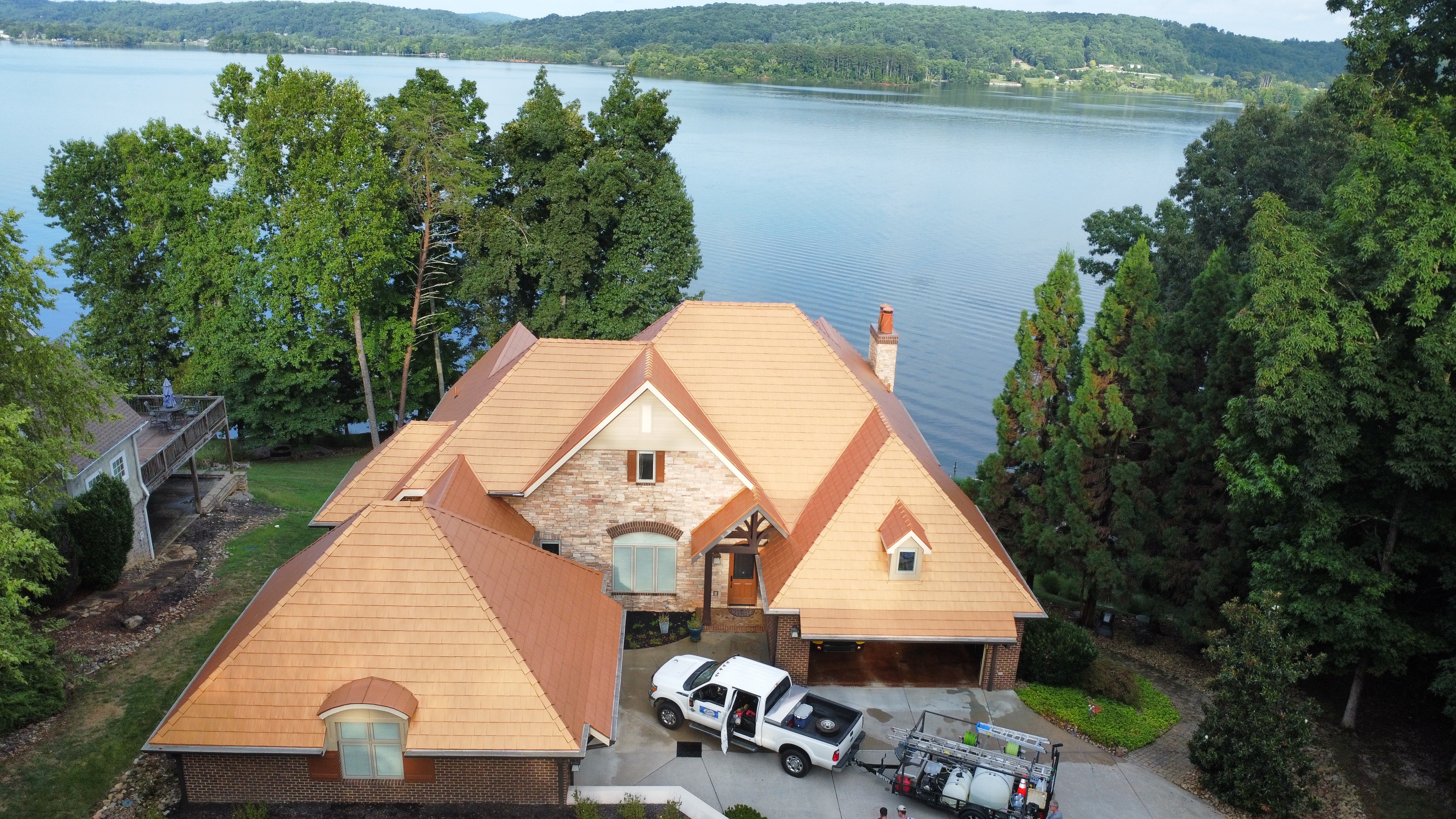 Roof Cleaning in Rockwood, TN 